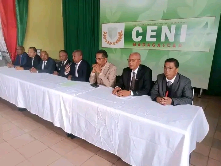 🚨 #NAMETRA_PIALANA_IZAO_MARAINA_IZAO_NY_BIRAO_MANDRAFITRA_NY_CENI